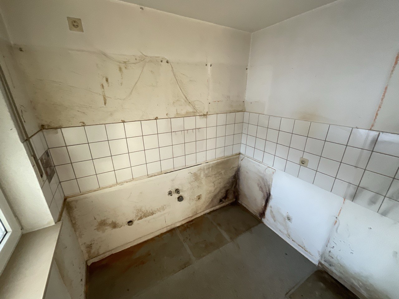 Vorher - Schimmelpilzsanierung in Bonn